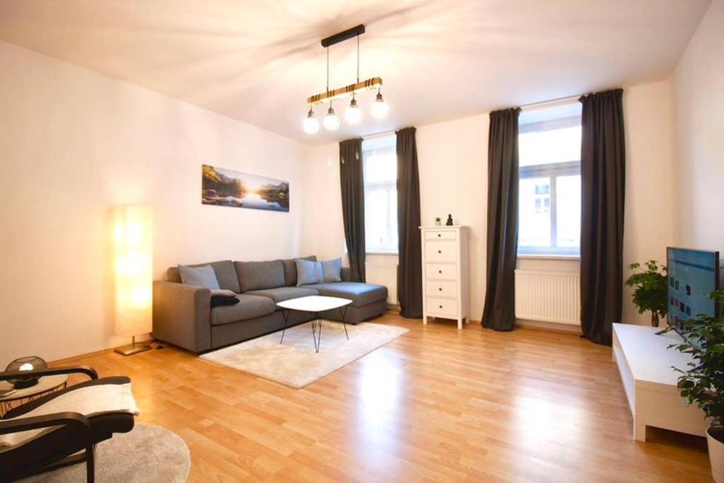 Cozy 2 - Enjoy Viennas Spring Vibes Appartement Wenen